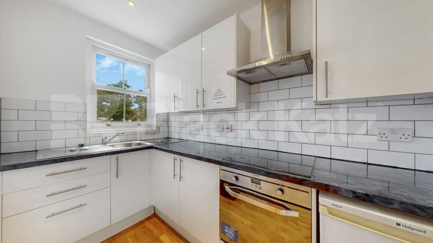 Refurbished Refurbished Two Bedroom Flat in Elegant Period Conversion Rochester Road, Camden